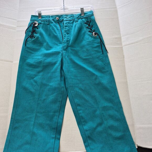Wrangler Green Pants for any women Size 11, 100% Cotton with a Design on Pockets - Picture 1 of 7